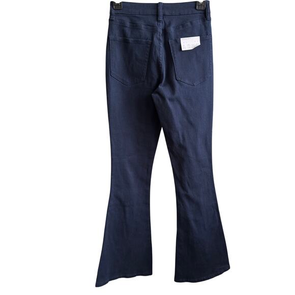 NEW WE WORE WHAT Women's Dark Wash High Rise Flare Leg Jeans Size 24 - Picture 4 of 7
